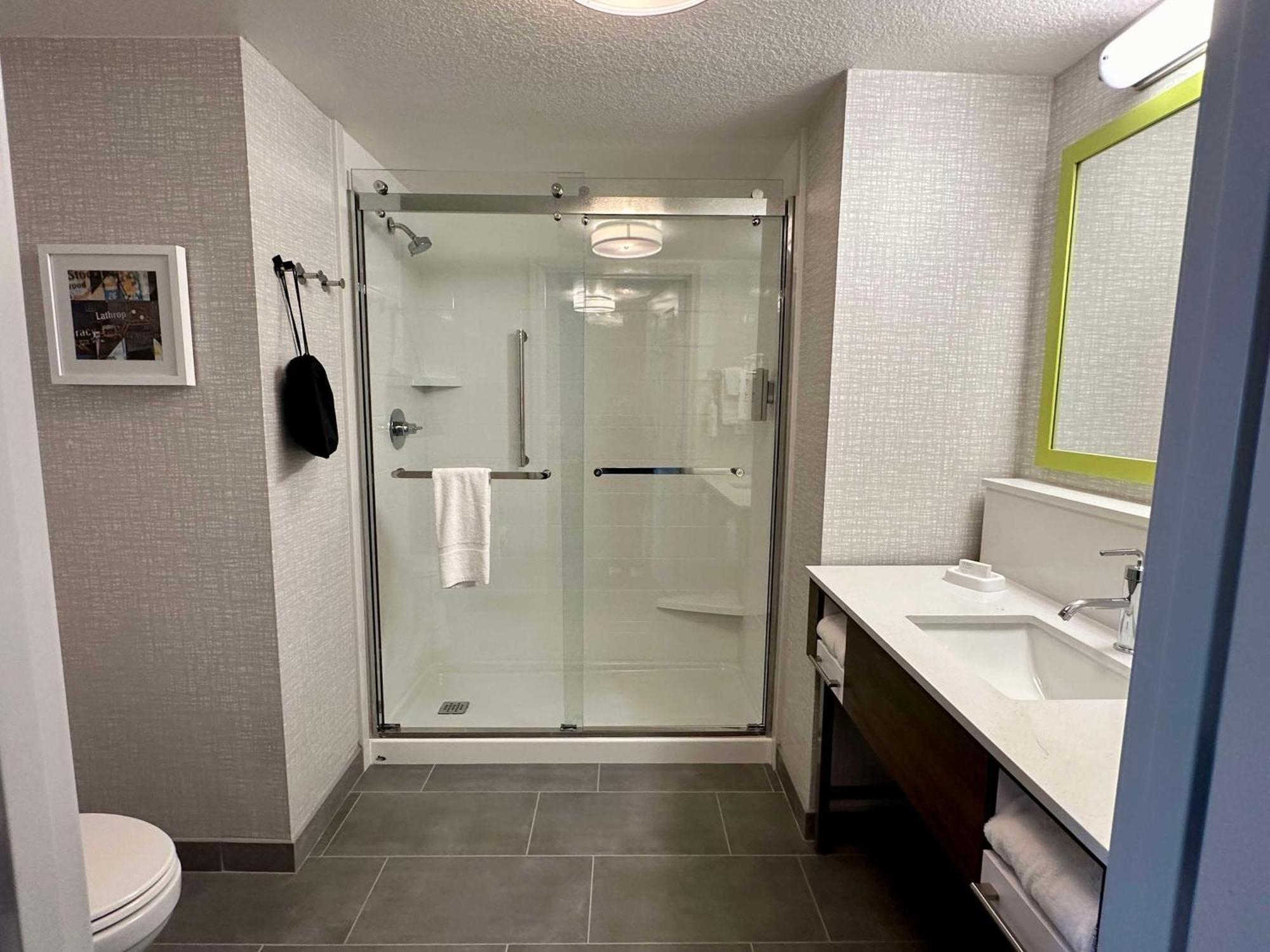 Hampton Inn & Suites Lathrop Bagian luar foto