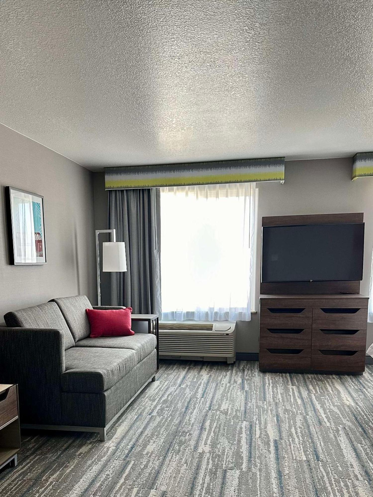 Hampton Inn & Suites Lathrop Bagian luar foto