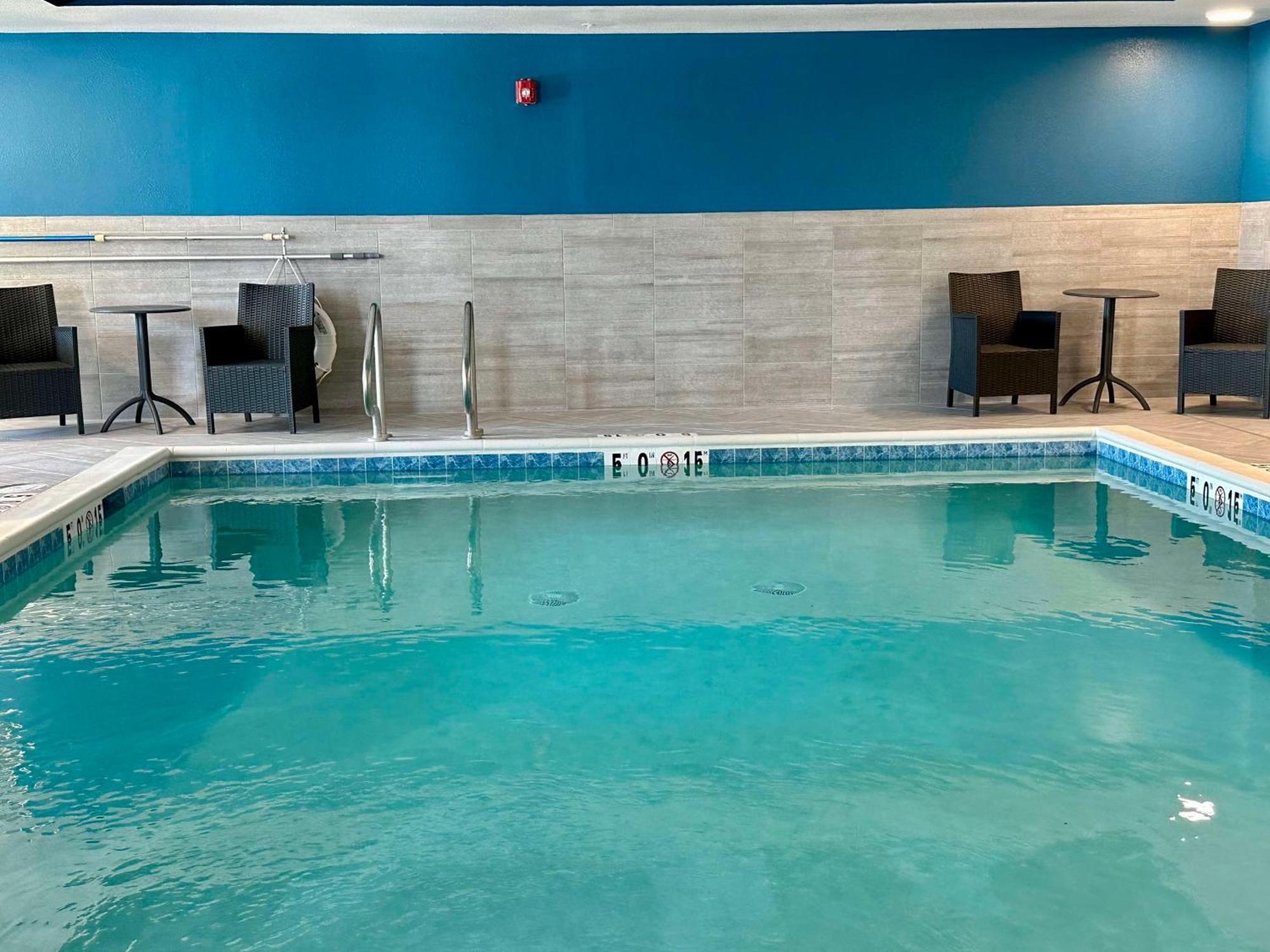 Hampton Inn & Suites Lathrop Bagian luar foto