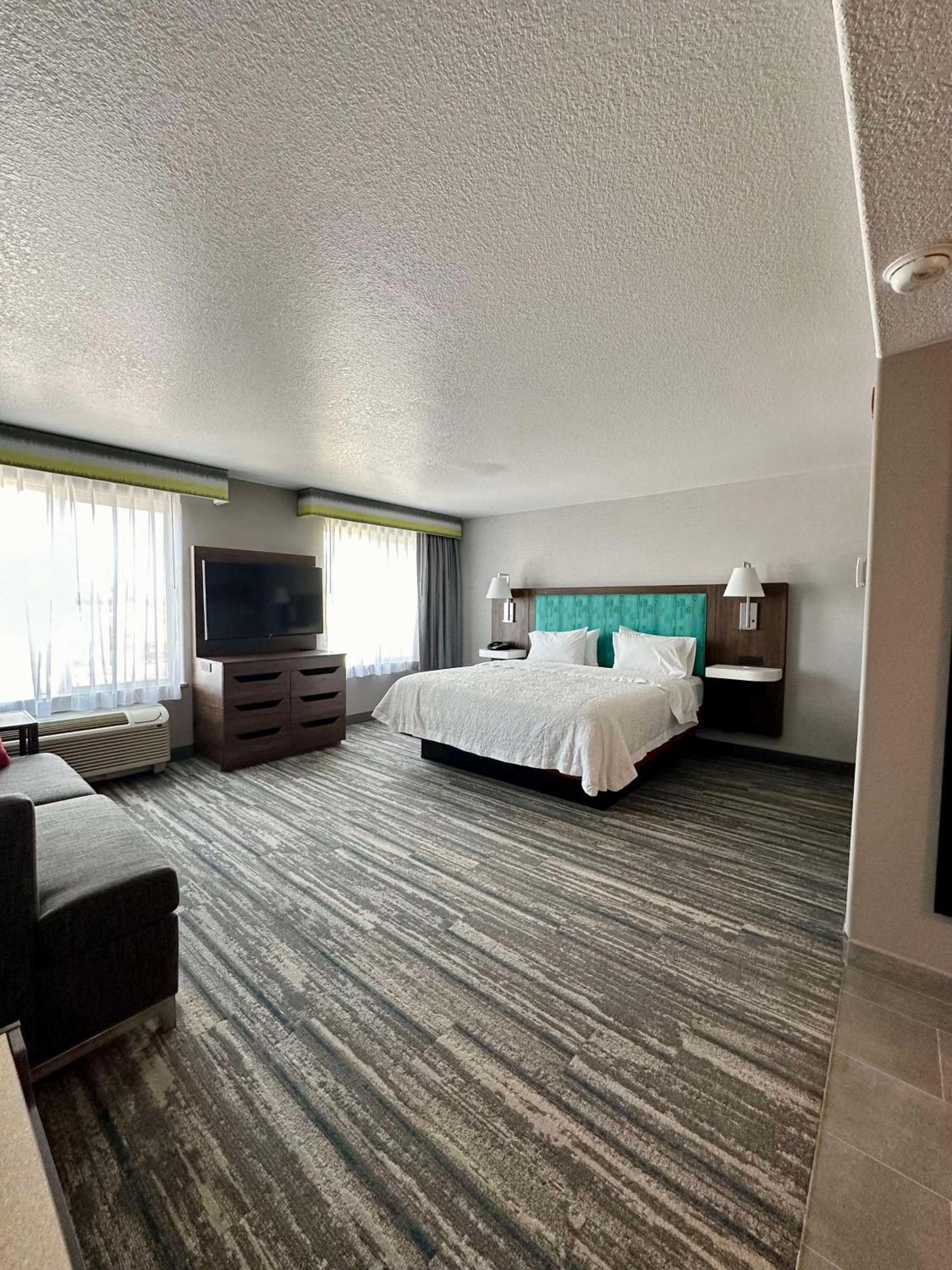 Hampton Inn & Suites Lathrop Bagian luar foto