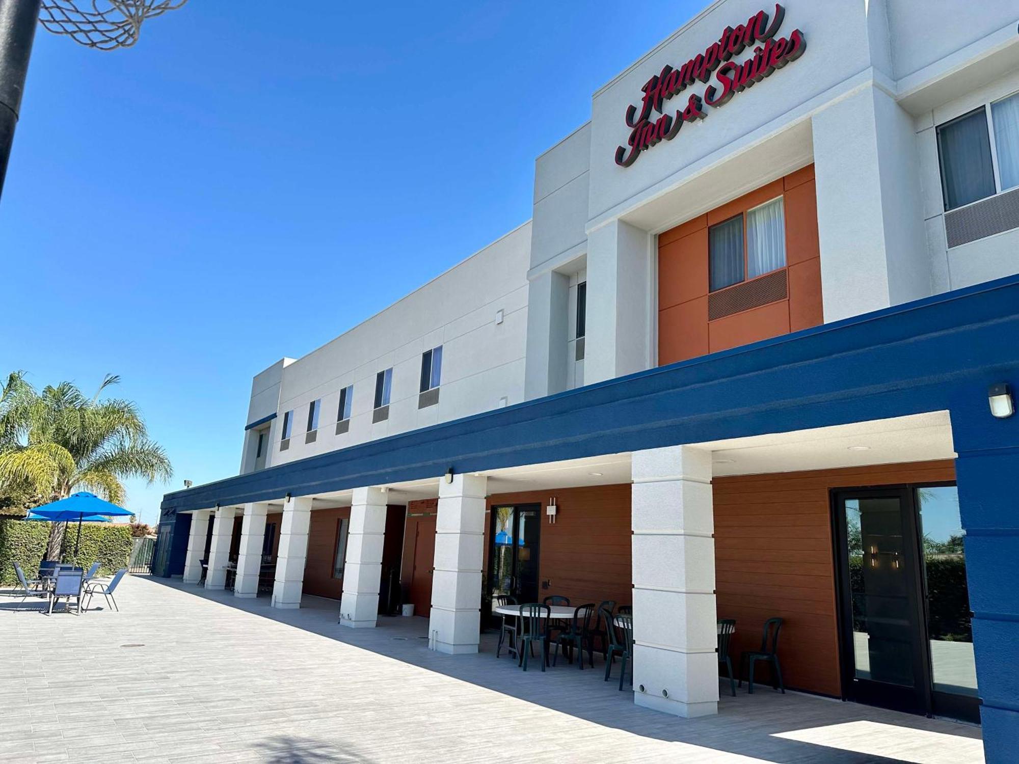 Hampton Inn & Suites Lathrop Bagian luar foto