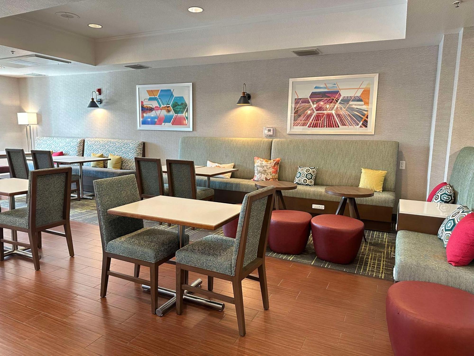 Hampton Inn & Suites Lathrop Bagian luar foto
