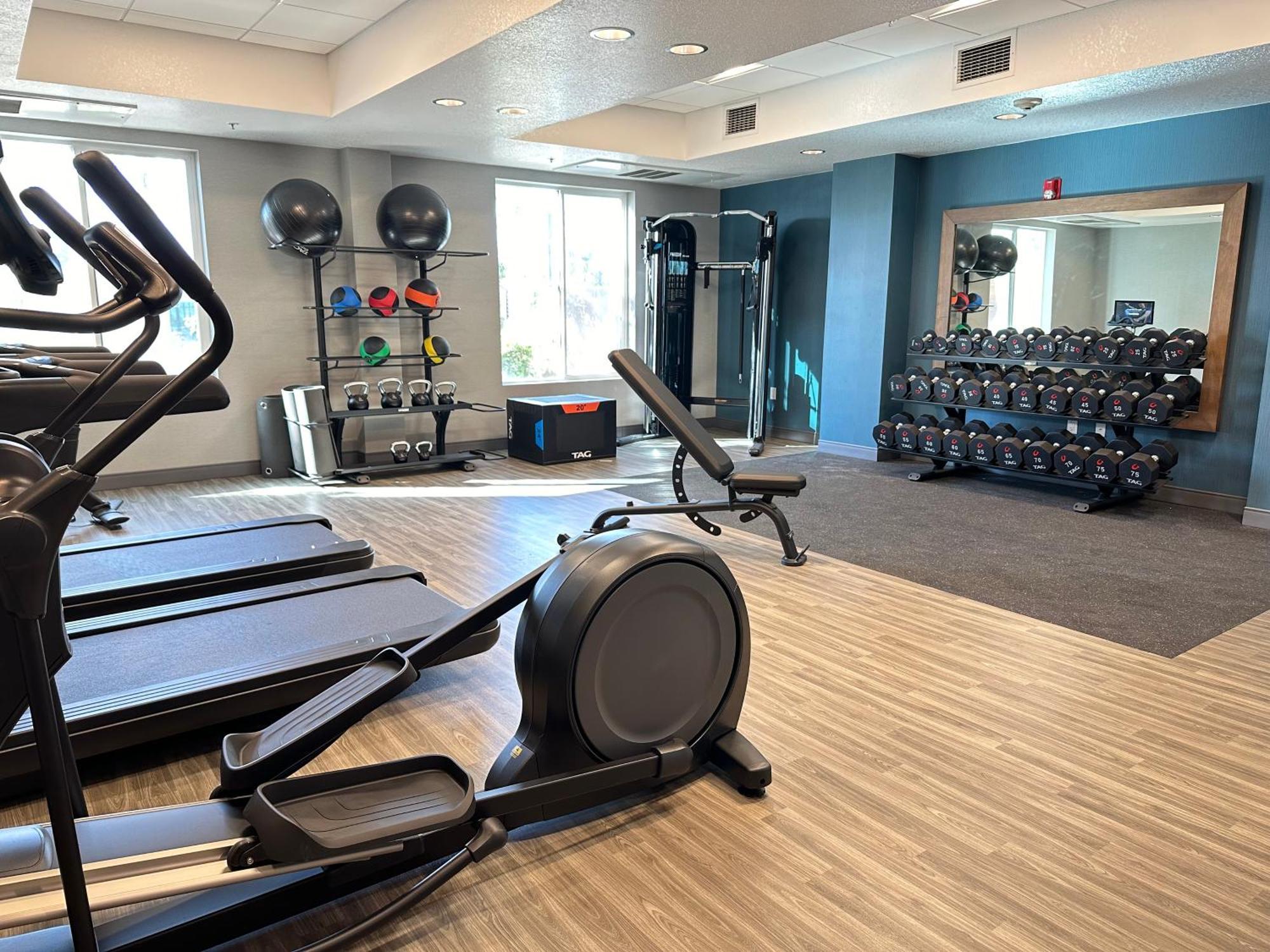Hampton Inn & Suites Lathrop Bagian luar foto