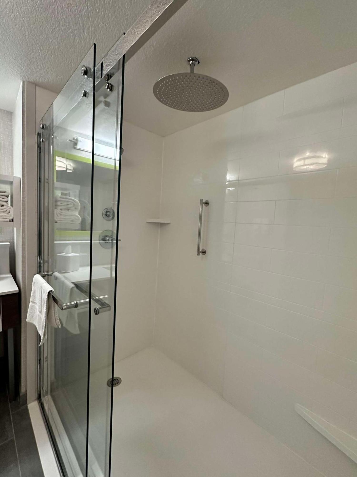 Hampton Inn & Suites Lathrop Bagian luar foto